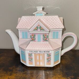Lenox Vintage Spice Village Tea Room Teapot
